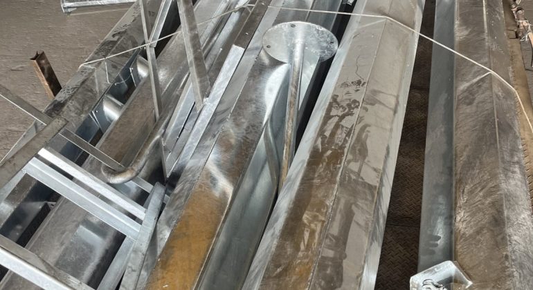 پایه چراغ  روشنایی معابر